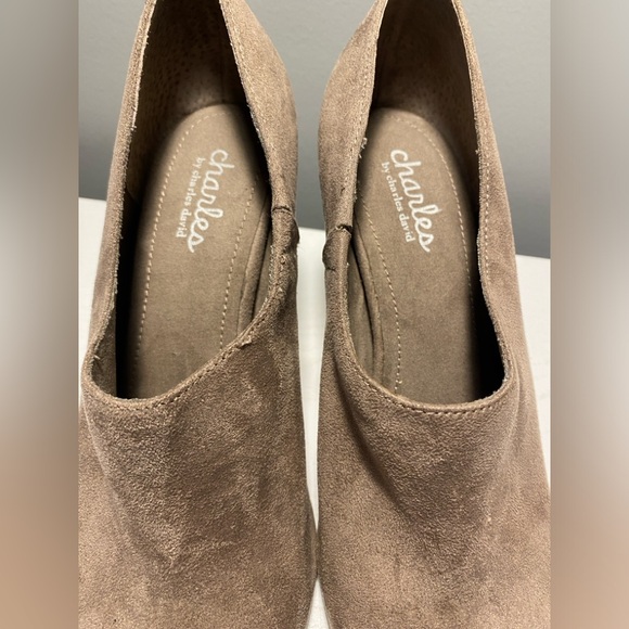 Charles By Charles David Suede Heels - Picture 2 of 8